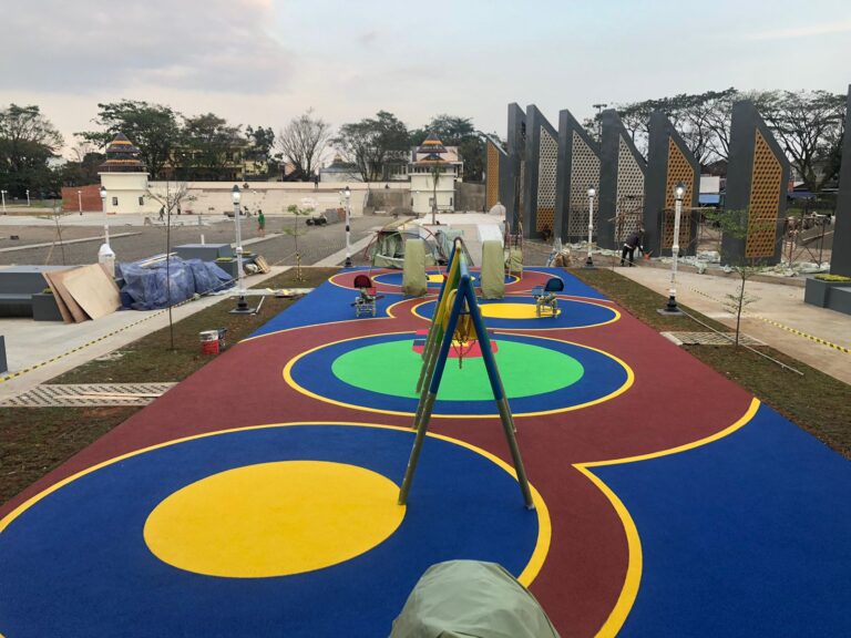 kontraktor playground outdoor